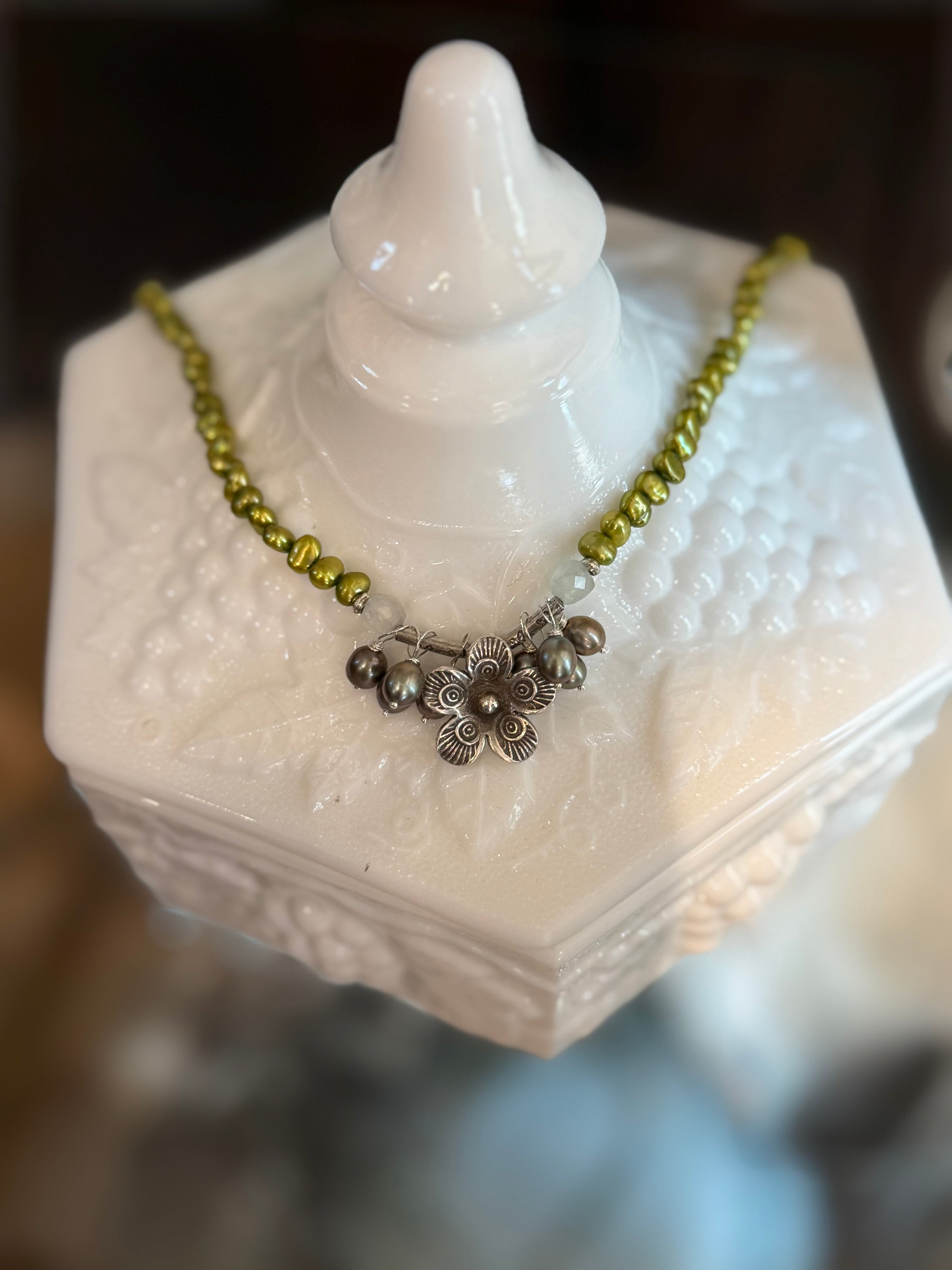 Jewelry Adorn Flowerpearlnecklace
