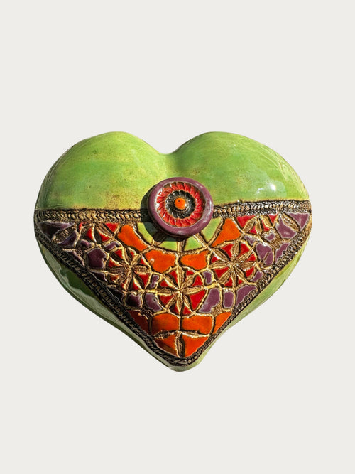 Htf201 Gblanketstitchgreenbuttonheart